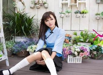 尤果网 – 谭晓彤的定制作品，究竟怎么把美足演绎得如此动人？