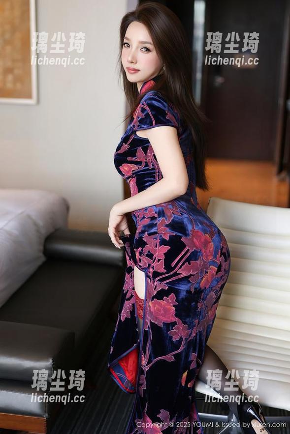 尤蜜荟-心上可Flora 尤蜜荟 - 幸福分享:心上可Flora美脚合集,来让你膜拜一下。