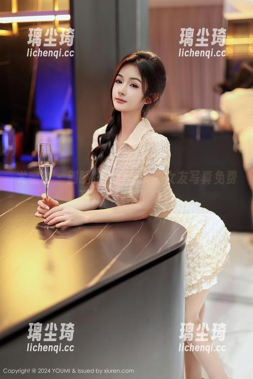 尤蜜荟-谭小灵 尤蜜荟 - 别眨眼!谭小灵的女友写真免费下载,快来下载!
