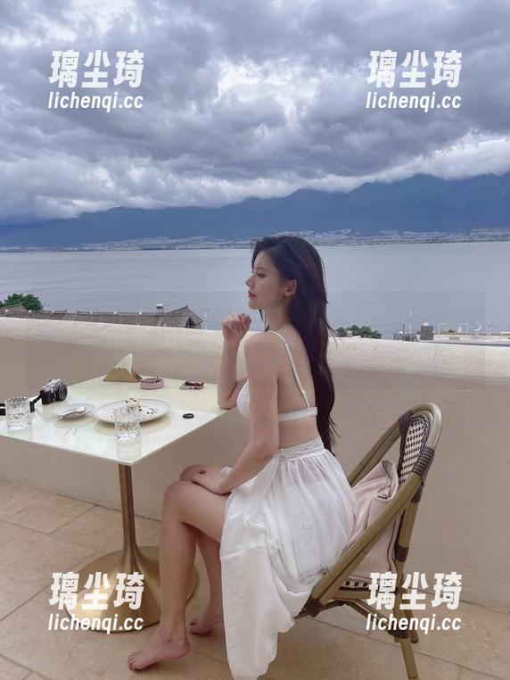 就是阿朱啊 微密圈 - 玩心大起,就是阿朱啊的牛仔裤私拍引发的联想