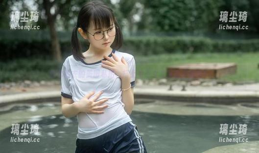 幼水铃衣 幼水铃衣的美图私拍,搭上电子女友从此不孤单!