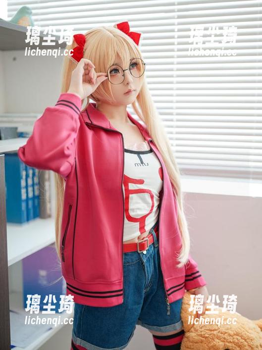 幼水铃衣 哎呀,幼水铃衣的JK风真的让人想多看几遍!图包收藏必备。