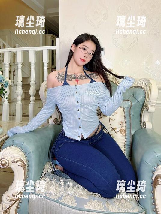 微密圈 - 好吧，张老师的吉他妹妹福利图片，别问我想不想看，当然要看啊，想得太多了。