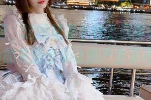 不懂就问，这短裙是个什么回事？彩芸_Nebula的美图合集让我产生了不少疑问…