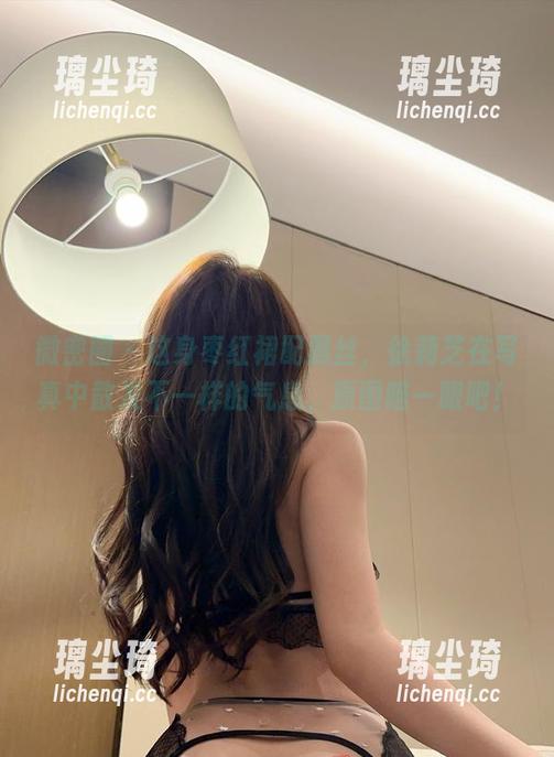 徐莉芝 微密圈 - 这身枣红裙配黑丝,徐莉芝在写真中散发不一样的气息,原图瞄一眼吧!