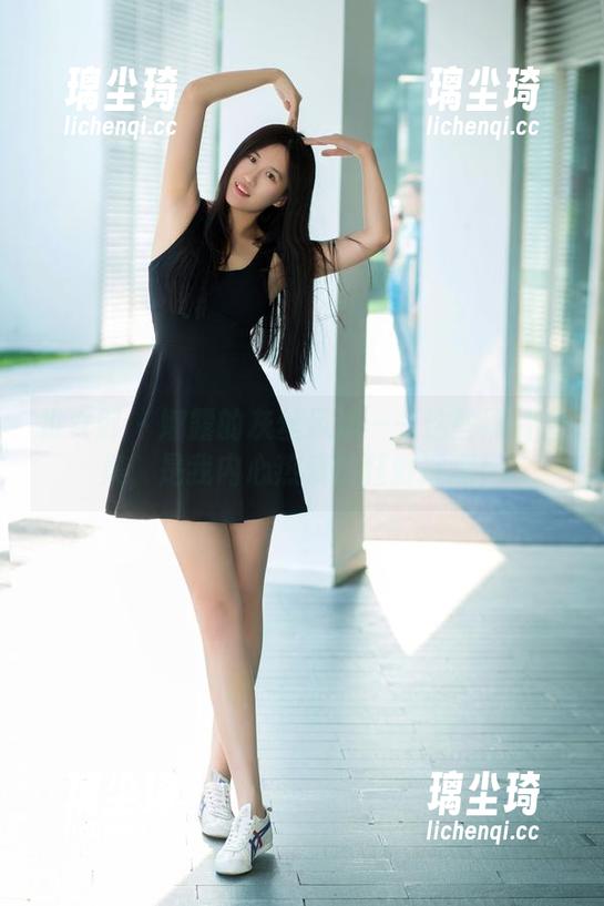 推女郎-娜露 推女郎 - 娜露的灰丝风潮——这些照片合集,是我内心热爱的狂野证据!