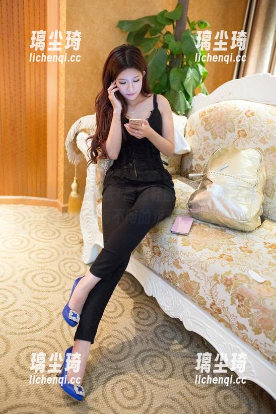 推女郎-赵惟依 推女郎 - 赵惟依+高跟鞋图包,下载之后你会不会有不同的走路方式呢?