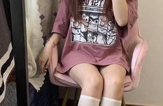 微密圈 – 提袜少女的肉丝写真，谁说丝袜只能遮羞，还能…引发思考