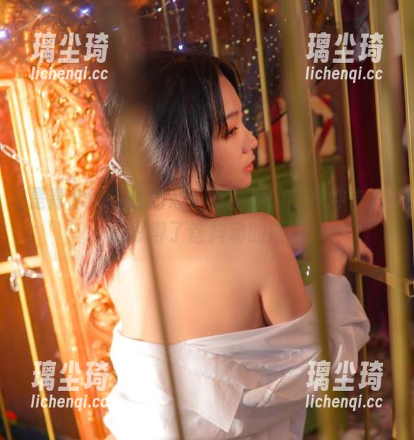 是青水 是青水的在线甜心,画面真的很有冲击力,谁忍得了这抖动的唇啊。