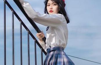 梨瑾瑾在稻田的原图：这画面没拖后腿？