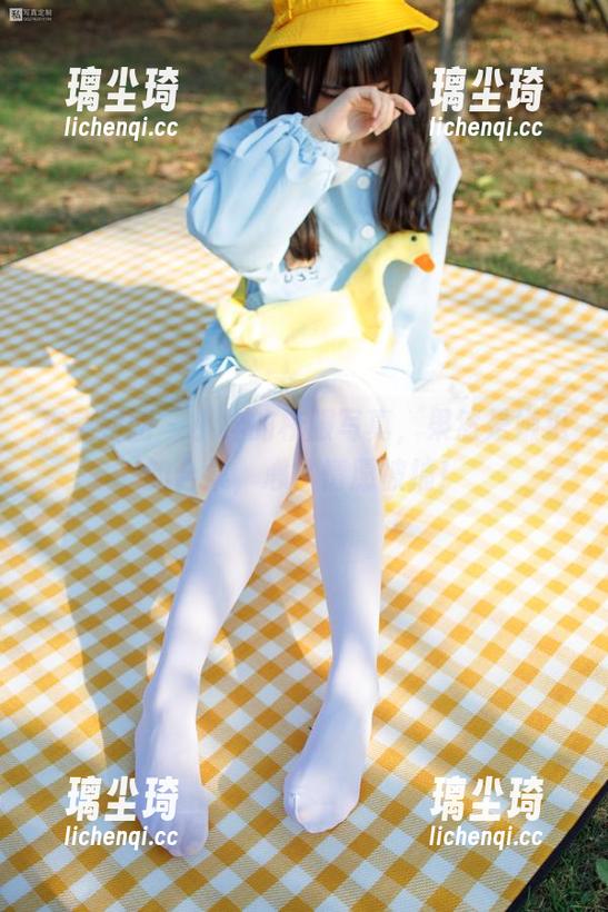 森萝财团-小梓 森萝财团 - 小梓的校服写真,果然是嫌犯的合集,心甘情愿被捕!