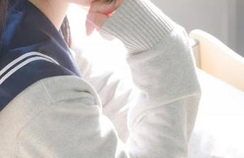 校服和黑丝的完美结合！森萝财团的资源让人不禁想细细品味。