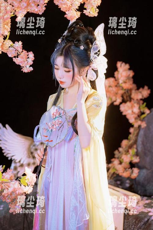 爆机少女喵小吉 新美图来袭!爆机少女喵小吉的NIKKE爱丽丝更新,让我明白了什么叫‘萌出天际’!