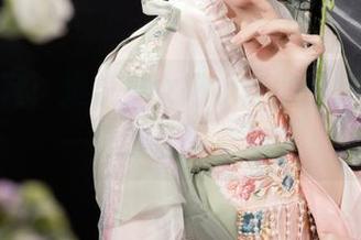 粉色小窝：爆机少女喵小吉的图库下载，一键通往少女心！
