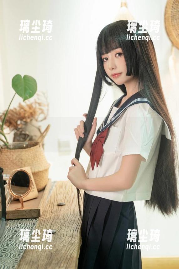爆机少女喵小吉 原图这么透明,爆机少女喵小吉是在暗示啥,还是我想太多了?