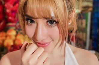 爱丝 – 谁能想到啊，欣杨的圣诞写真做壁纸能这么欢乐！