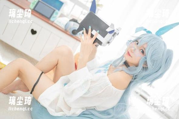 狐萝卜呦 浴室里的狐萝卜呦:一部高清写真集,不只是水!