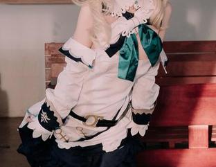 乱七八糟的白莉爱吃巧克力cos合集，自拍不只是表情而已哦！