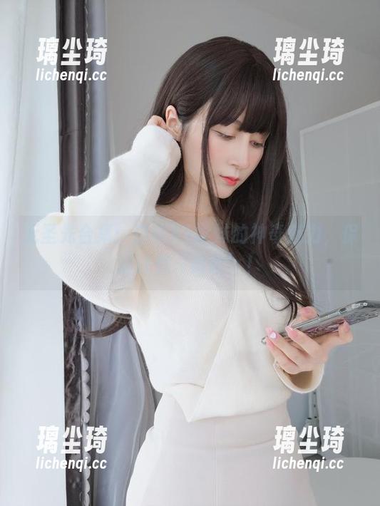 白银81 无圣光合集:白银81学妹的神奇魅力,保证让你‘哈哈’!