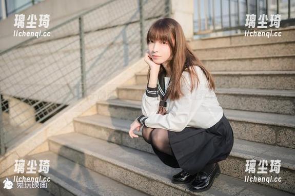 兔玩新尝试，祖木子的黄昏里JK，图片竟然让我不自觉多看几眼。