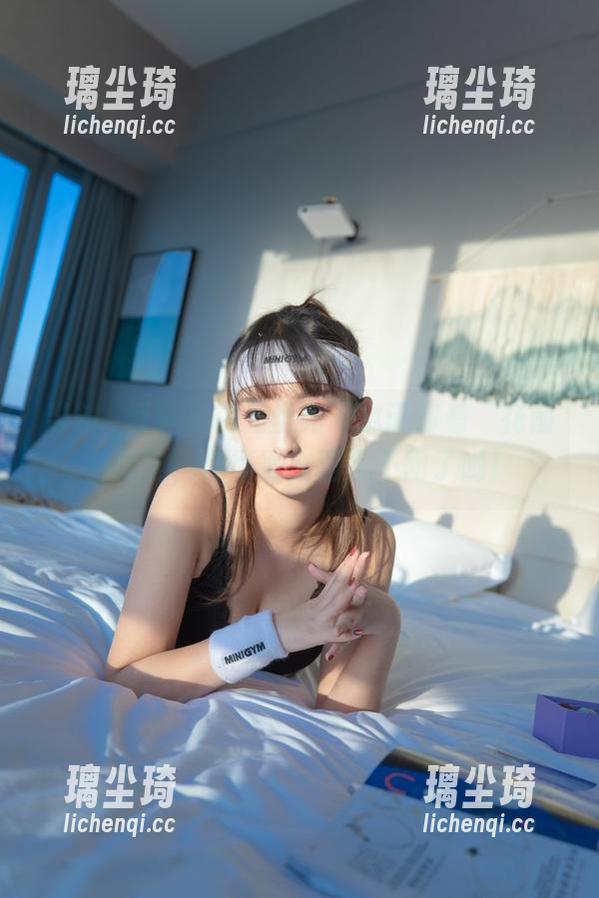 当神楽坂真冬在无圣光下邀请你看“花前月醉”，你懂得，画风不同了哟！