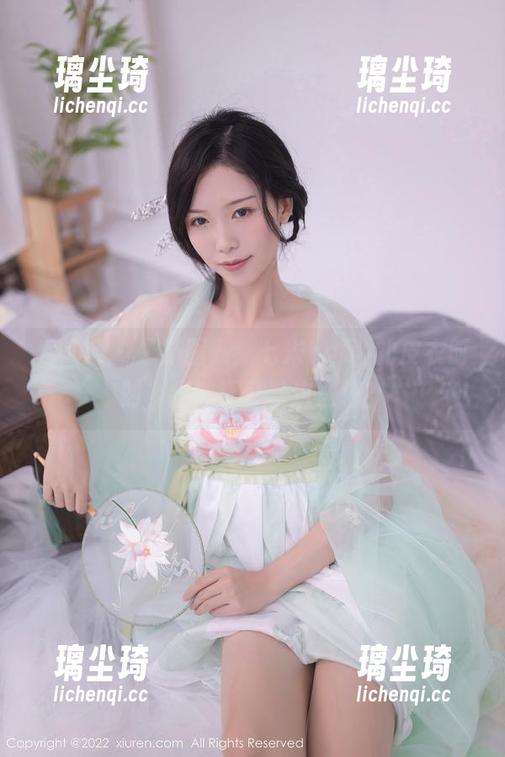 秀人网-七米baby 秀人网 - 最新图册:七米baby的皮衣时刻,居然还可以这么搭?