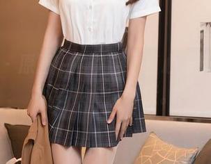 秀人网 – 原图中的伊诺，真心希望这礼服不要被时间冲淡。