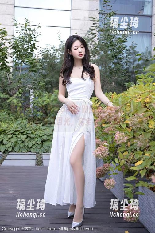 秀人网-佘贝拉Bella 秀人网 - 佘贝拉Bella的图包,这足他就能轻松吸引目光,完全不努力啊!