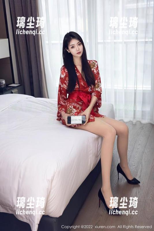 秀人网-小夕Kitty 秀人网 - 小夕Kitty的连衣裙写真在线,绝对让你眼前一亮