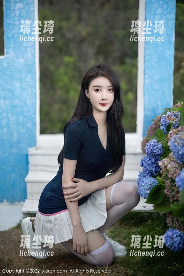 秀人网-熊吖BOBO 秀人网 - 熊吖BOBO带你逛校园,无圣光的美图也能引人瞩目