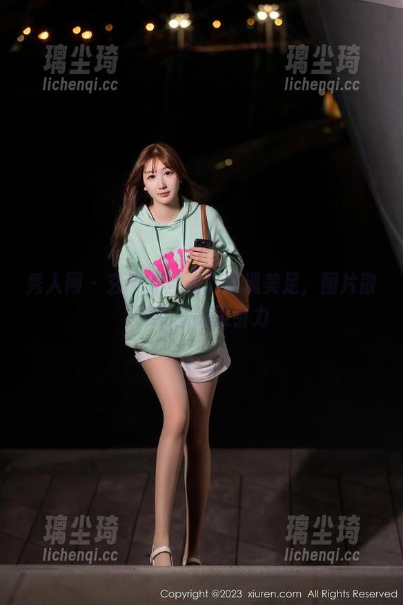 秀人网-玄子 秀人网 - 玄子无圣光下展现美足,图片散发莫名的吸引力