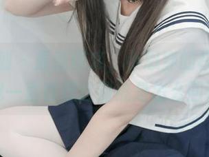 紧急企划 – 最新图库，小恩穿的校服，搞得我一直在想这到底是怎么回事！