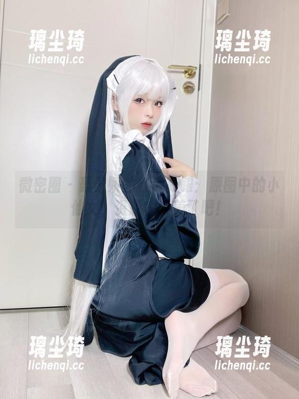 聂傲娇 微密圈 - 聂傲娇的红底高跟:原图中的小仙女,资源也太美了吧!