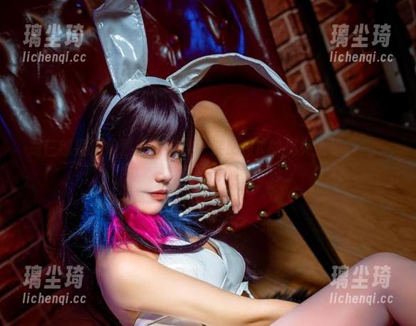 芊川一笑MNK 是仨狐狸还是双人?芊川一笑MNK的搞笑大冒险——原图闪耀