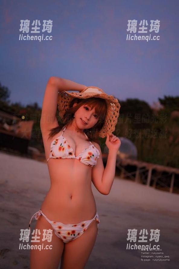 荒井喵喵 荒井喵喵的大凤纯白婚纱,图片里的光彩,大概就是我梦中的优雅吧?好想把这张图变成壁纸。