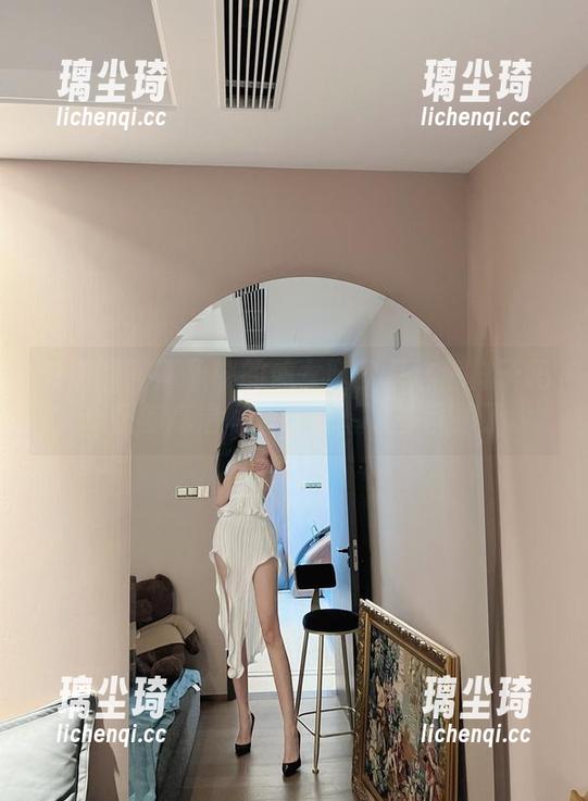 葛征 微密圈 - 想象中的仙女腿就是这个样子吗?葛征的高清写真让我想太多乱想了。