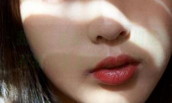 蜜桃社 – 我说，谁能像Gina姐姐一样，在在线高清里这么自信？