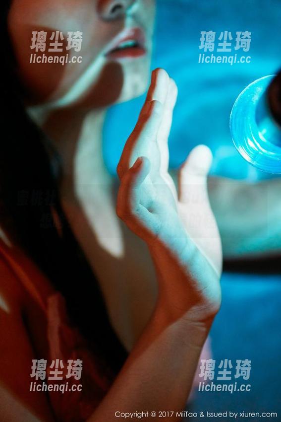 蜜桃社-Sukki 蜜桃社 - 私拍中的高跟鞋,Sukki到底在想啥?合集来看那双抢镜的鞋吧!