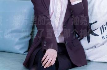 袜啵啵 – 照片里的芝士：油亮肉丝与加固脚尖大战，别忘了查看那个神奇的图包哦！