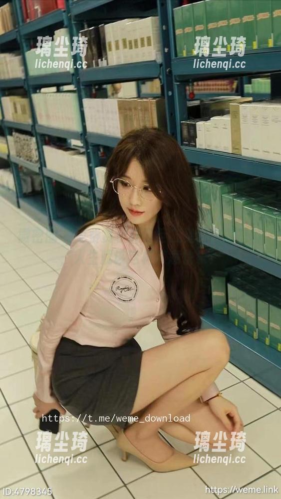轩子巨二兔 微密圈 - 免费赏析轩子巨二兔的校服写真,人生就该这样随意快乐!