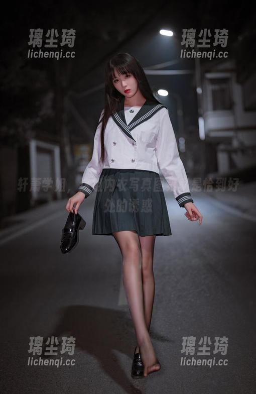 轩萧学姐，这组内衣写真图集就是恰到好处的诱惑
