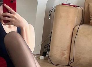 阿薰kaOri露背毛衣，你准备好进入这本写真集，体验“解放”的滋味了吗？