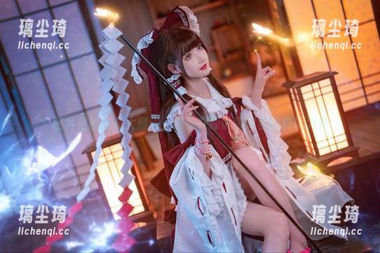 露儿大魔王 图片里的露儿大魔王,似乎在嘲讽禁闭者的自以为是