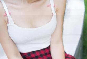 青豆客 – 要给可乐Vicky的美足壁纸打分，我只想问：满分能有几分？