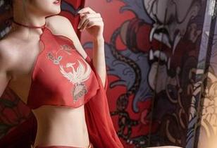 香草喵露露总能把日常cos搞得有趣，难道她是在给我们上表演课？