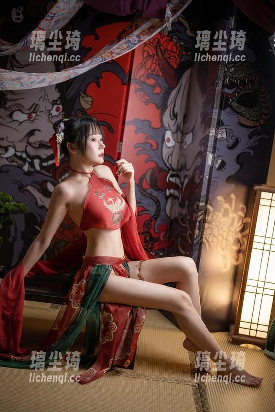 香草喵露露 香草喵露露总能把日常cos搞得有趣,难道她是在给我们上表演课?