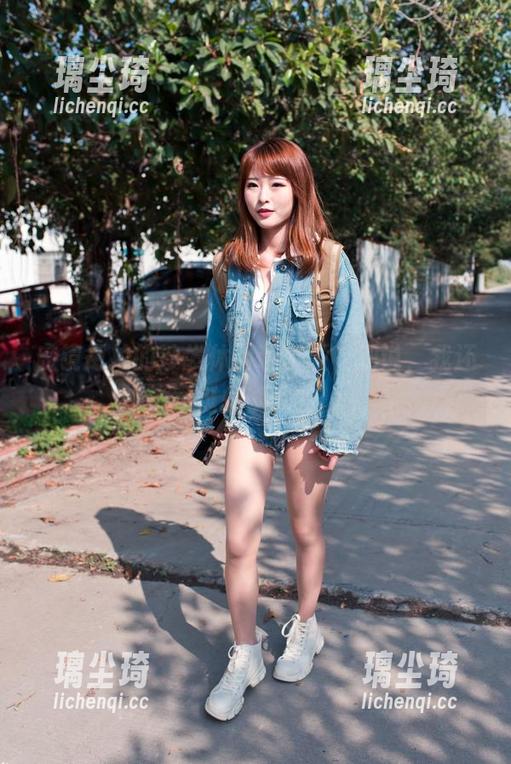魔镜街拍的沙发休闲装资源，别说，我还挺想试试的