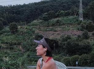 微密圈 – 鹿瑶的白衬衫如你未见过的美，快去下载这张让人停不下来的图片！